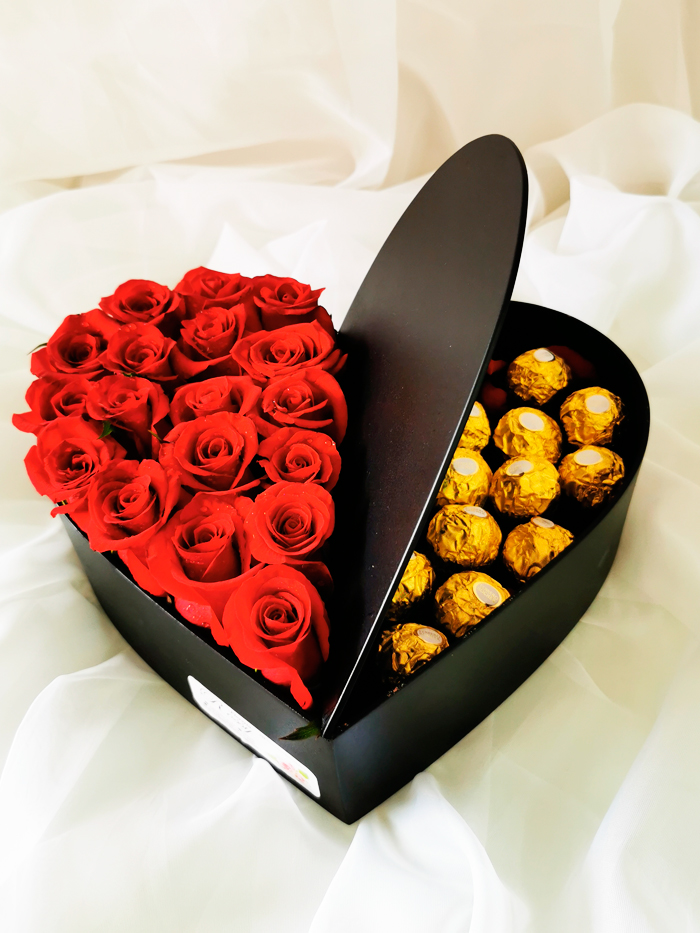 Ramo de Rosas y Chocolates Ferrero Rocher – Floreria Rossy